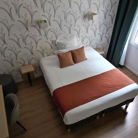 Contact Hotel Les Platanes Villeneuve Sur Lot Centre Екстериор снимка
