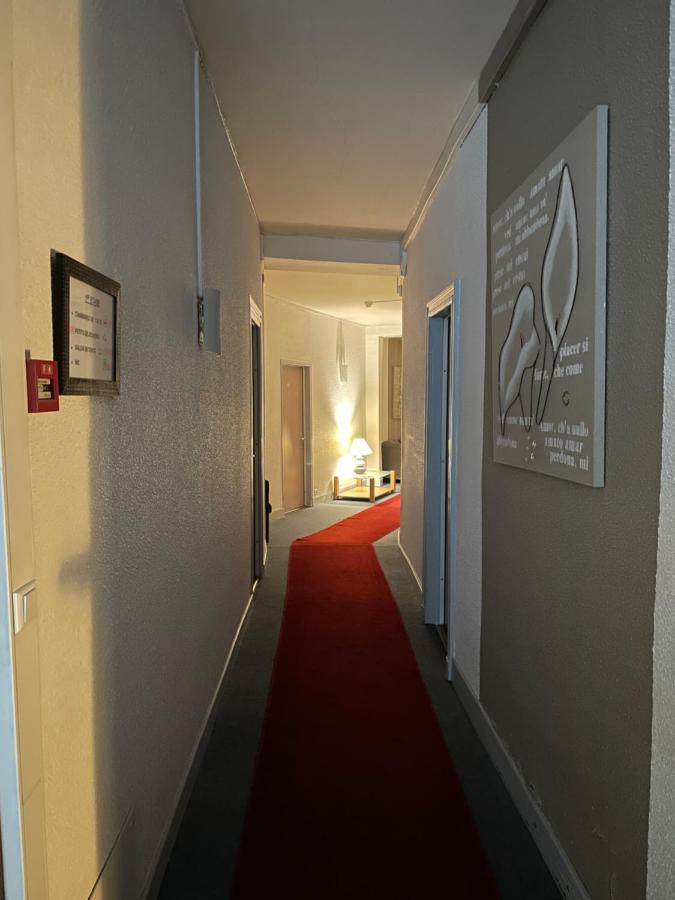 Contact Hotel Les Platanes Villeneuve Sur Lot Centre Екстериор снимка