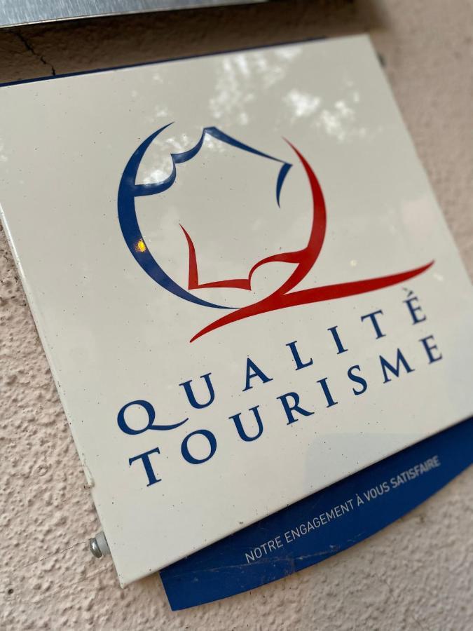 Contact Hotel Les Platanes Villeneuve Sur Lot Centre Екстериор снимка