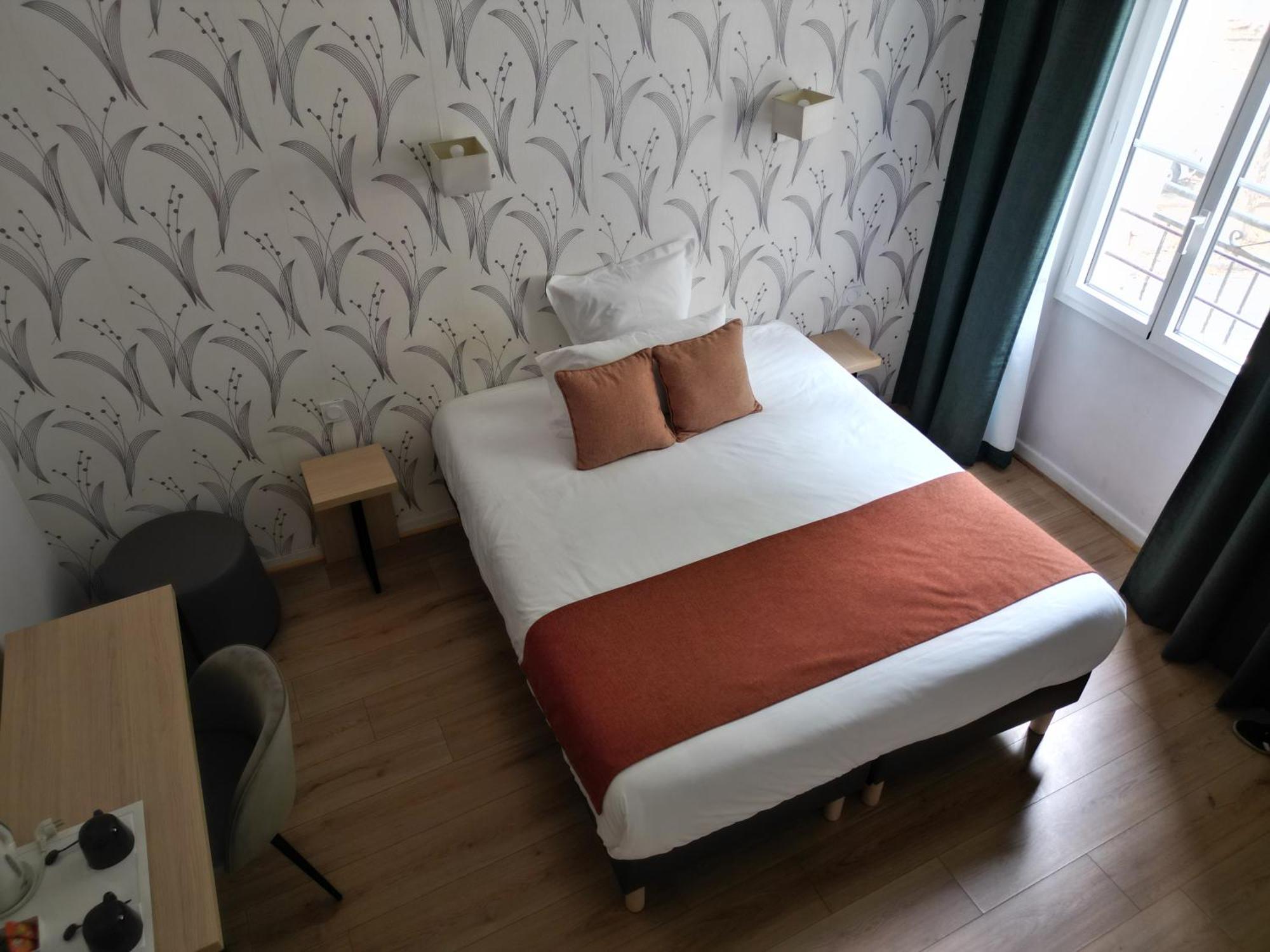 Contact Hotel Les Platanes Villeneuve Sur Lot Centre Екстериор снимка
